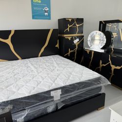 Black Bedroom Set King Size Modern Gold 