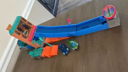 PJ Mask track, cars