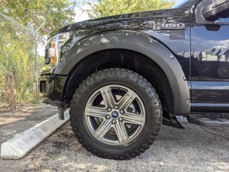 2019 FORD F-150 ORIGINAL WHEELS AND TIRES