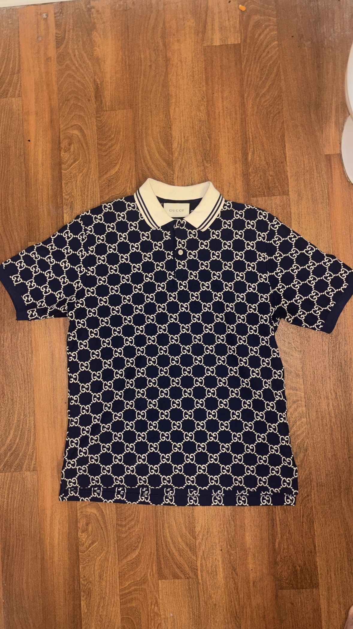 Gucci polo shirt willing to sale or trade