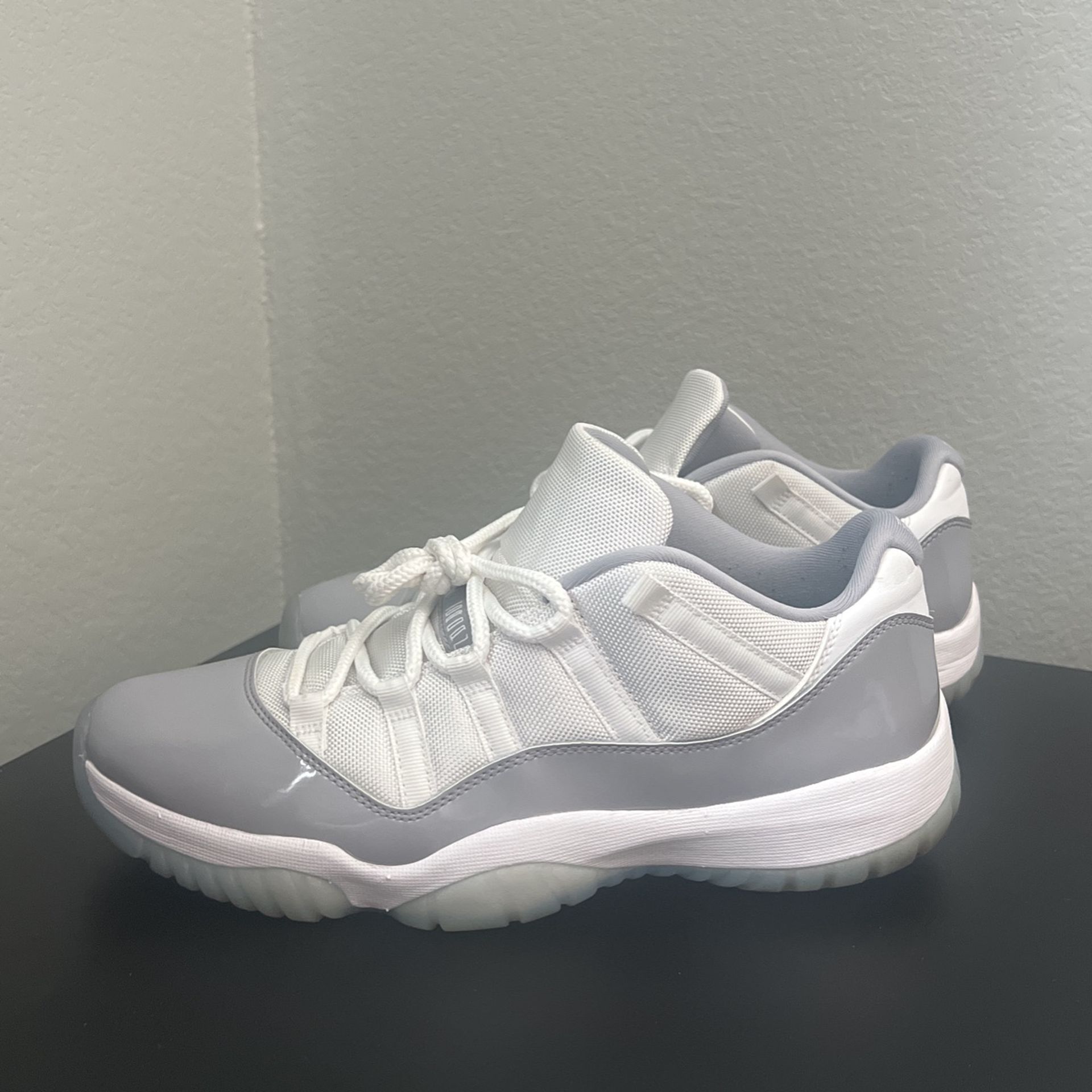 Jordan 11 Low Cement 
