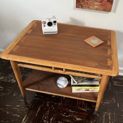 Lane Acclaim MCM mid century modern Two Tier hard wood Side / End table 2-tier Vintage dove tail Boho Decor