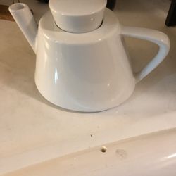 White Ceramic Tea Pot