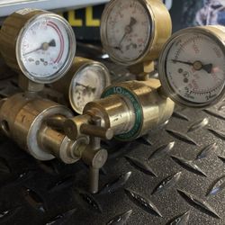 Oxygen Regulators