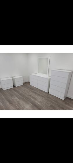 Dresser With Mirror Chest And Two Nightstands *** Cómoda Con Espejo Gavetero Y Dos Mesitas