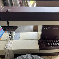 Vintage Pfaff Sewing Machine No Power Cord Works
