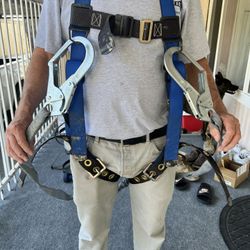 Falltech Harness With Double Hook Lanyard 