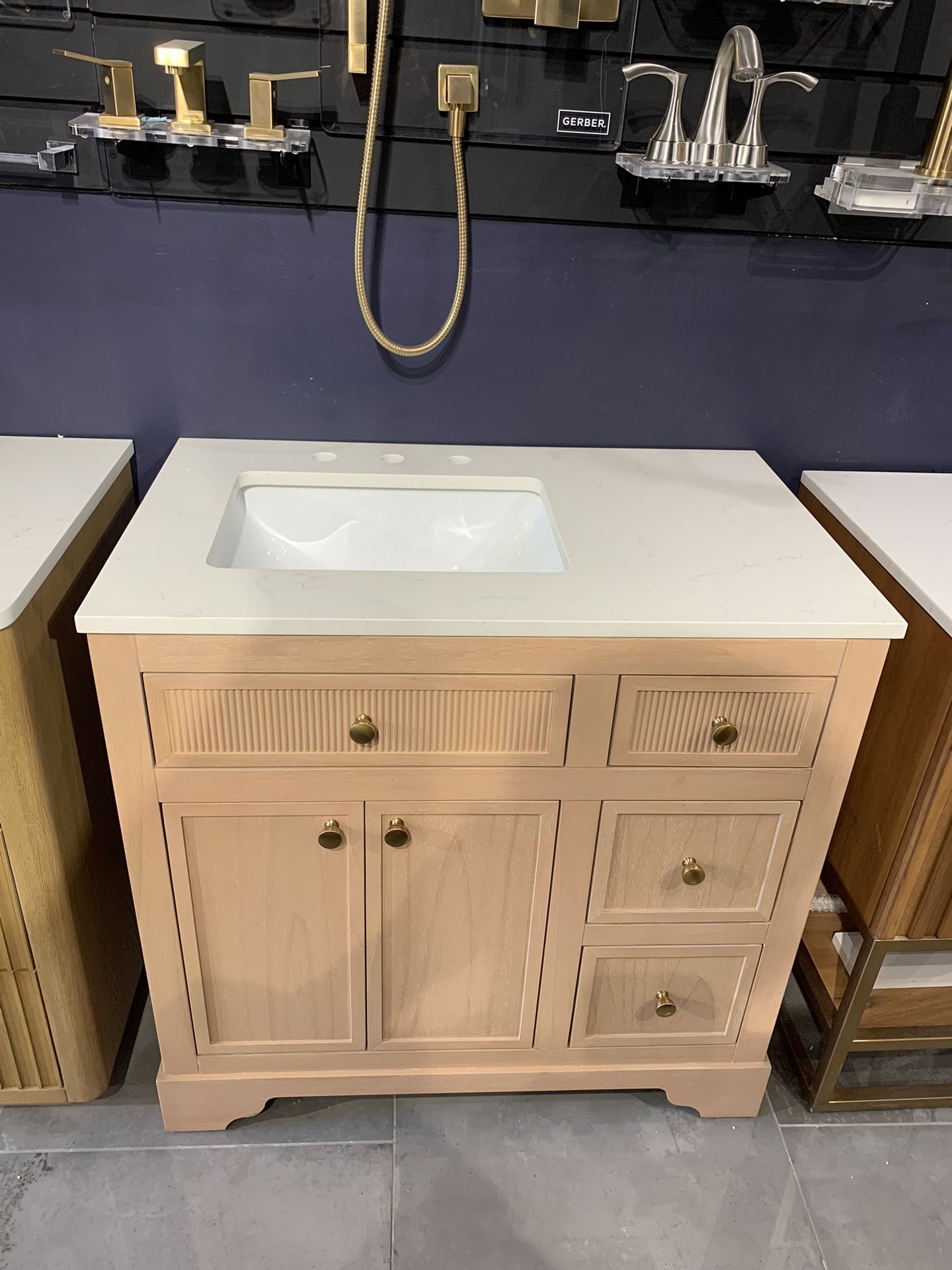 36” Freestanding Vanity w/ Quartz Top & Soft-Close Drawers