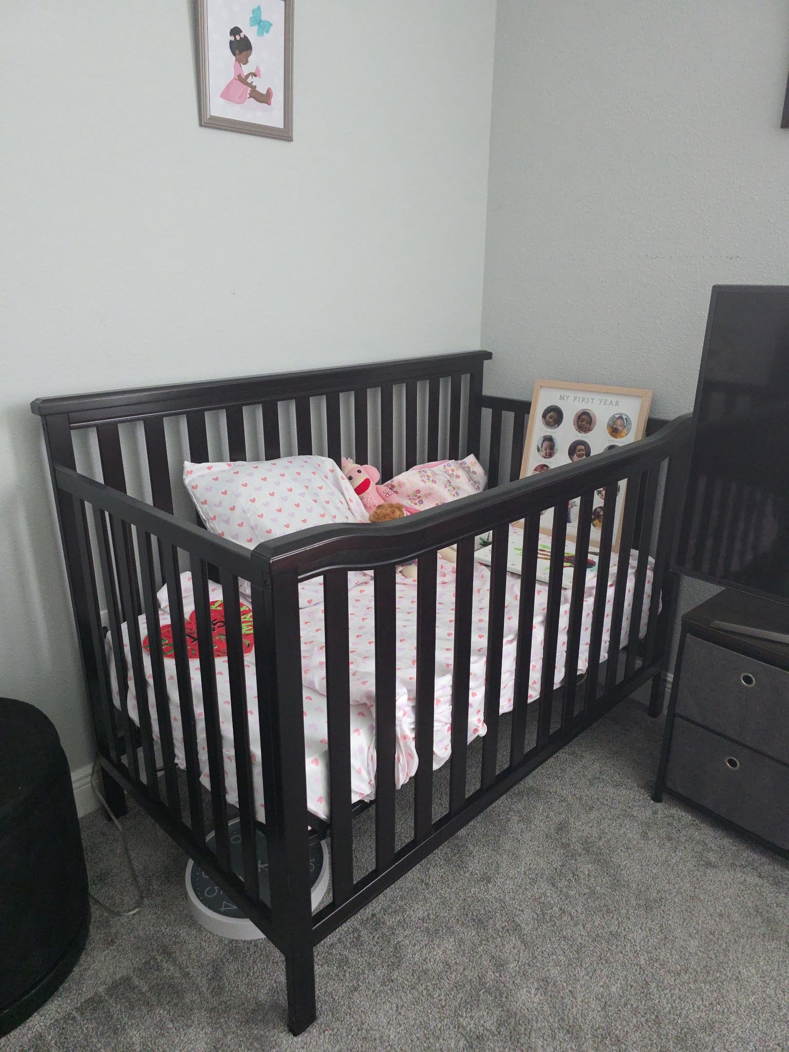 Espresso crib With mattress