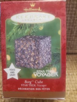 Hallmark Ornament Borg Cube From Voyager