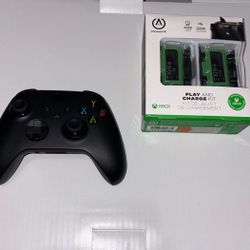 Xbox Series X/S Wireless Controller + PowerA Rechargeable Battery Kit