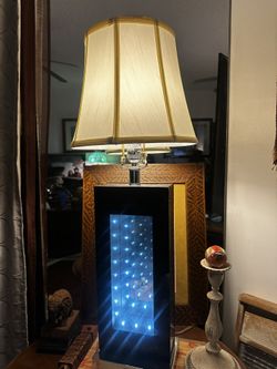 Versatile Infinity Lamp Set, with lamp attachments and interchangeable Shades