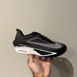 Nike Zoom Fly 6 Women’s 11.5 / Men’s Size 10 - NEW