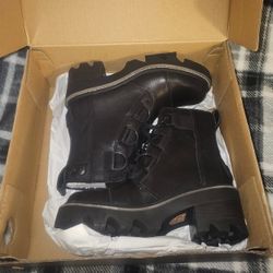 SOREL Joan Now Lace Boot
