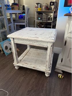 Farmhouse style end /side table