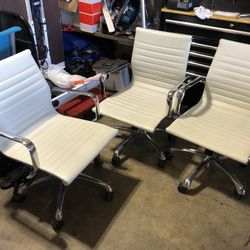 Joplin White Leather On Triple Chrome Bases