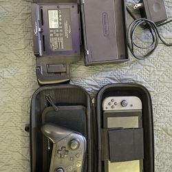 BUNDLE: Nintendo Switch HAC-001(-01) Console w/ Dock & Pro Controller/HyperX Controller + 64gb mSD