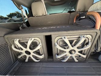 Kicker L7 2 12” Subwoofers