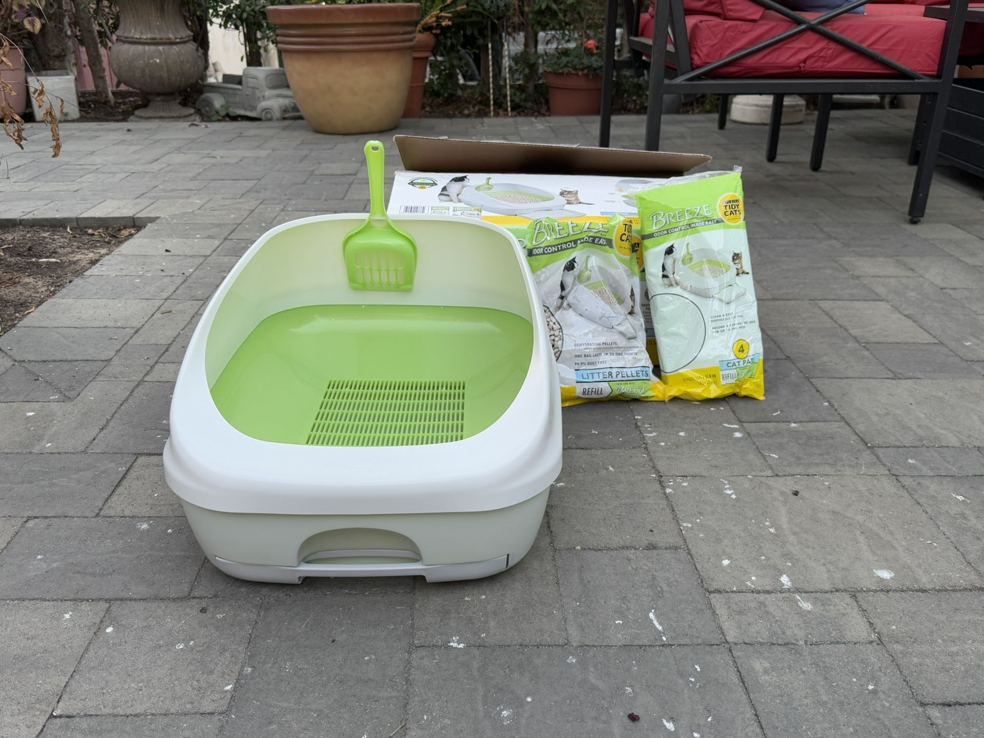 Brand New Kitty Litter Box