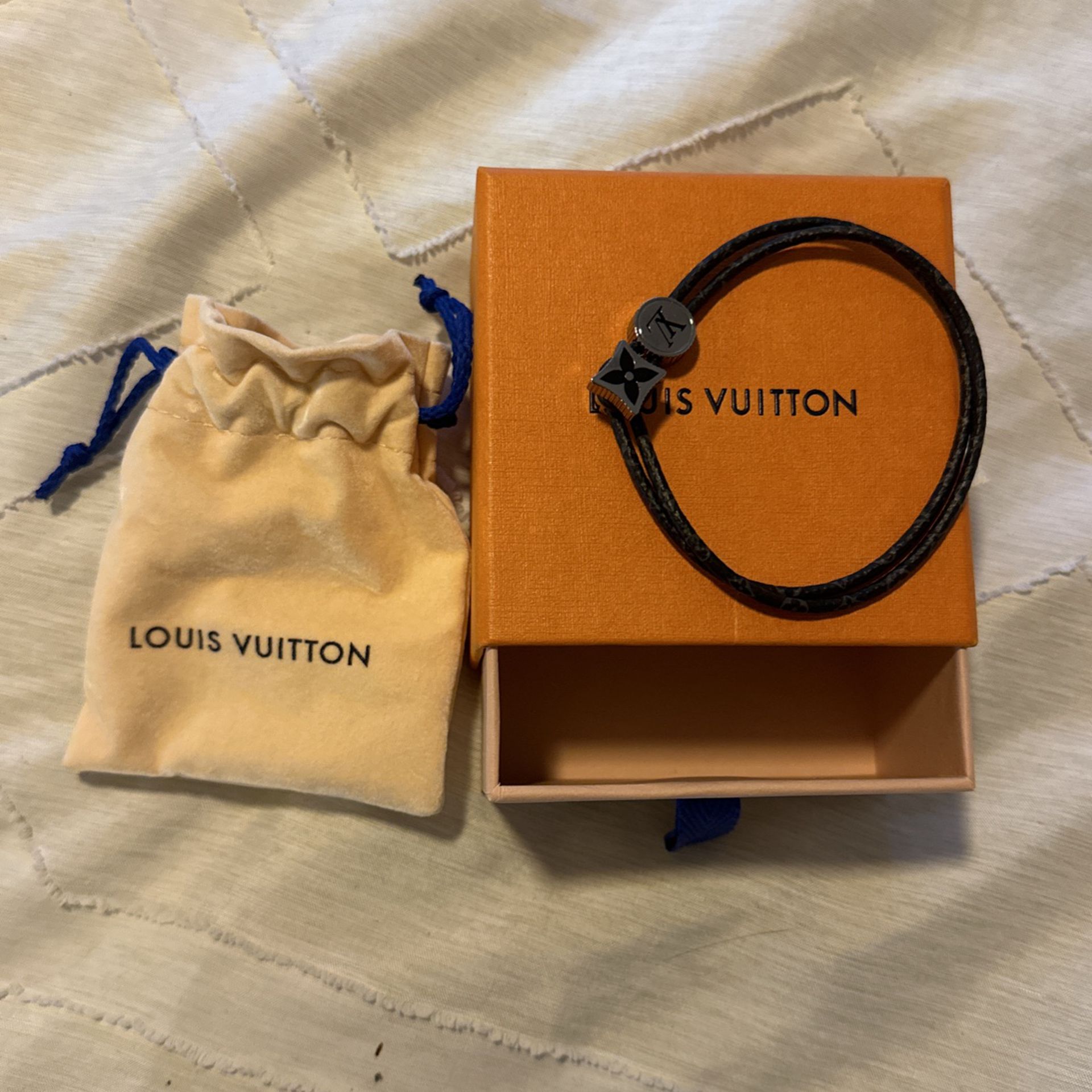 Louis Vuitton Bracelete 