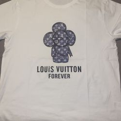 LOUIS VUITTON T Shirt XL $150