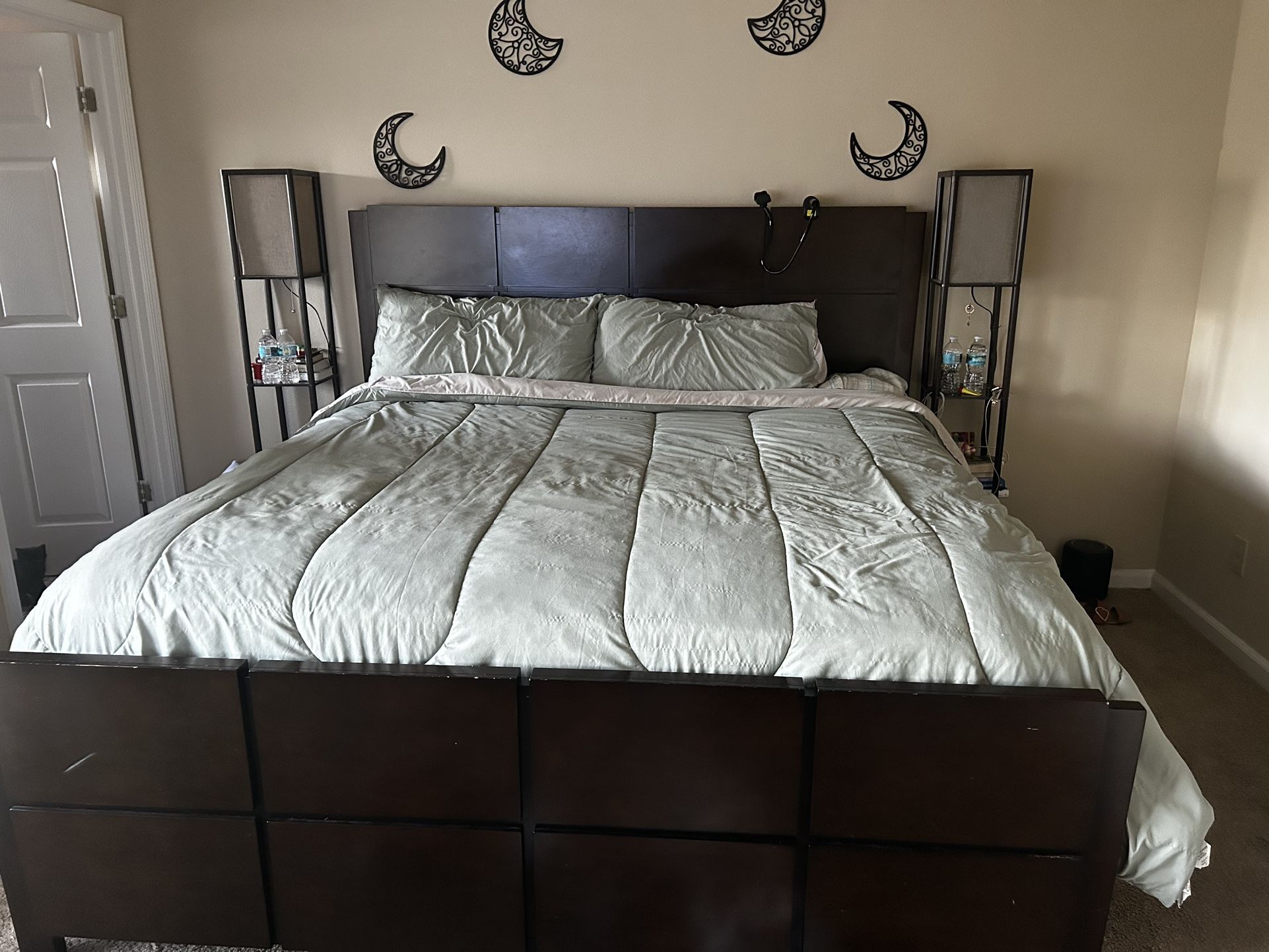 King Bed With Dresser