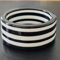 VTG Black White Striped Lucite Chunky Extra Wide Statement Bangle Bracelet