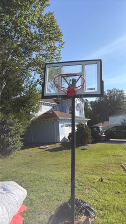 Basketball hoop
