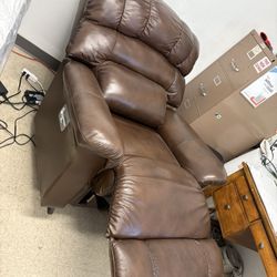 Lazy Boy Rocker Power Recliner With Lumbar And Headrest Adjustment