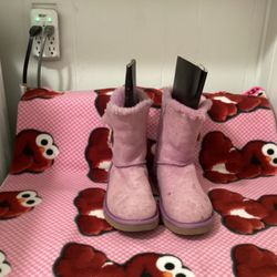 Purple Short Ugg Boots Size 6 