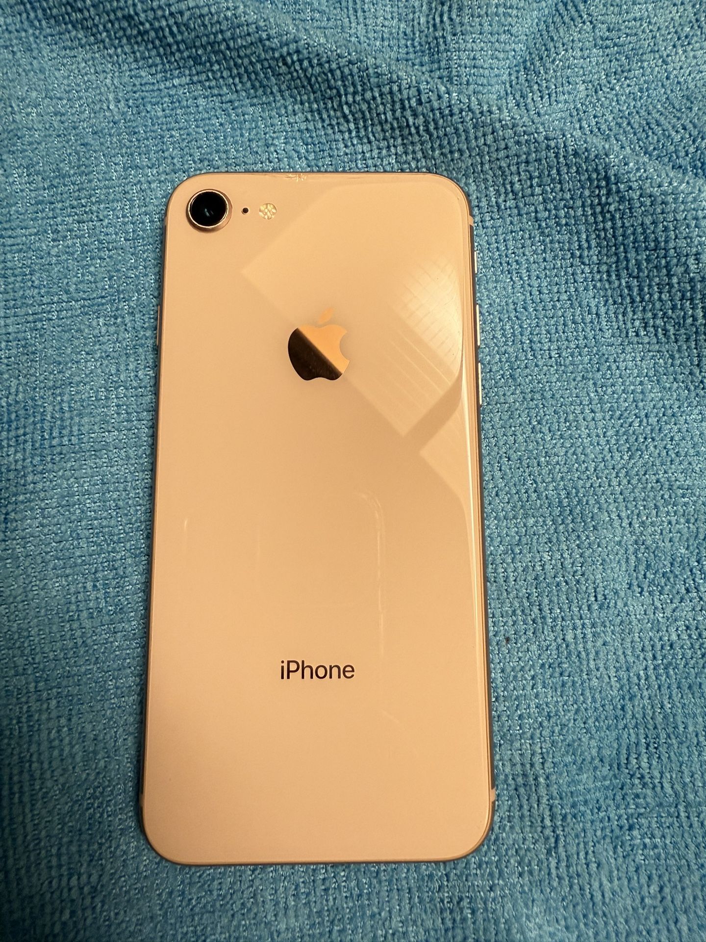 iPhone 8 * UNLOCKED