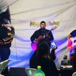 Musica En Vivo Guitarras Con Tuba 