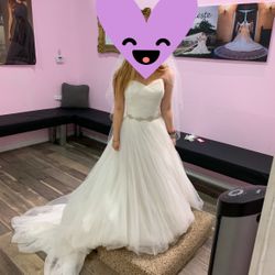 Elegant White Strapless Wedding Dress