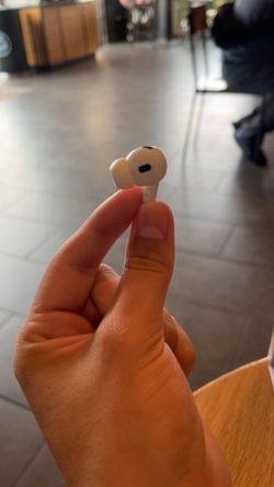 Right Apple Airpod Pro earbud