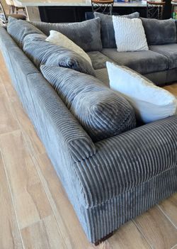 Sectional sofa with ottoman