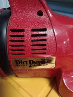 DIRT DEVIL VACUUM (Royal)