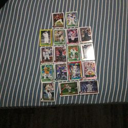 17 Baseball Card Lot 