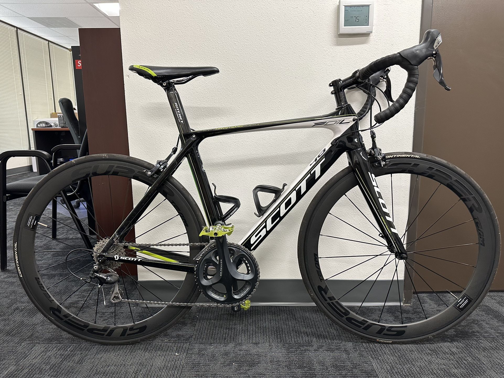 Scott Foil 40 Full carbon Road bike 54cm