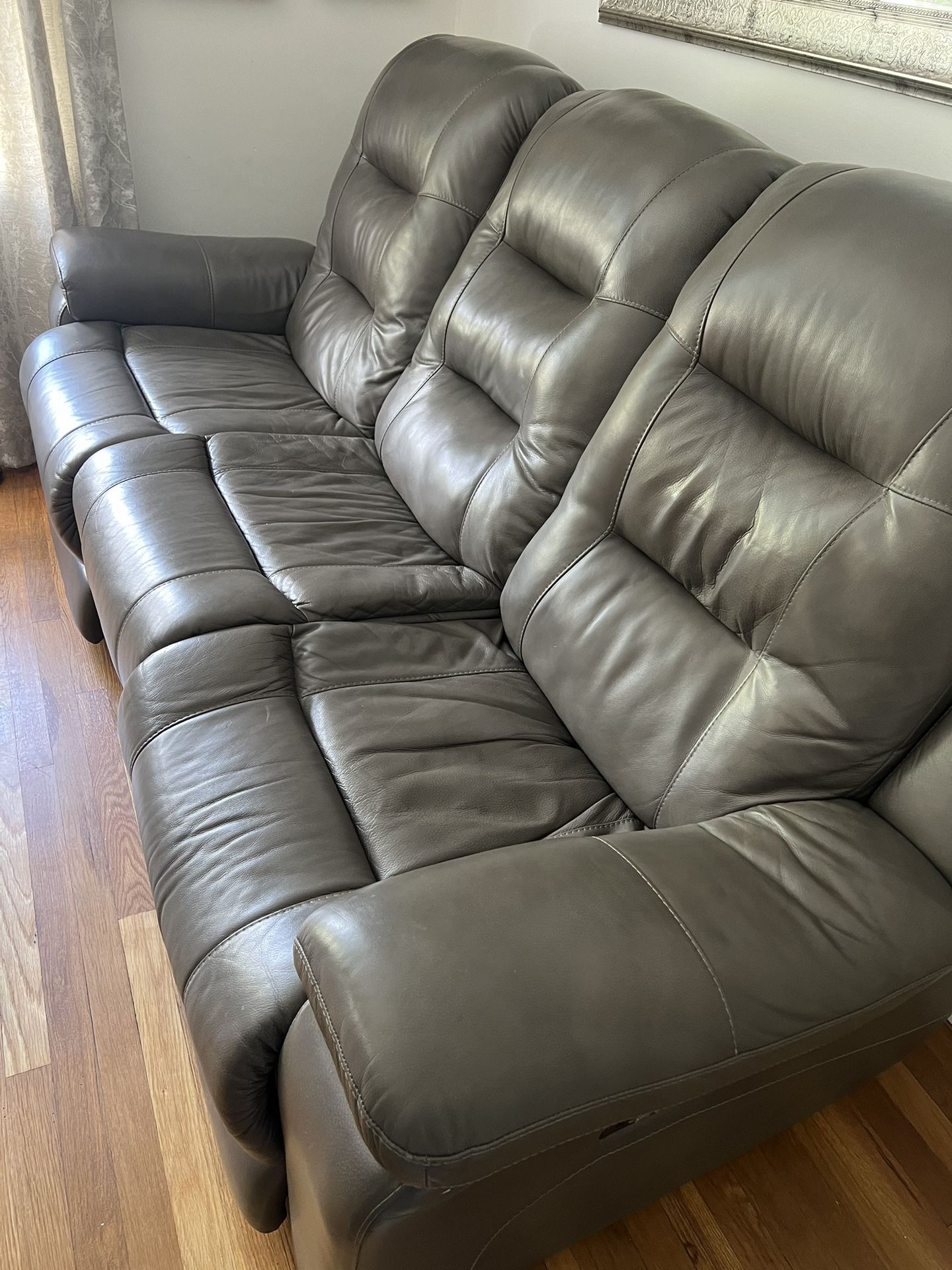 Cardi’s Faux Leather Couch With Recliners