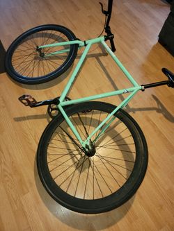 Golden cycles road bike