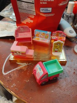 Hello Kitty Miniature Playset with Toy Truck