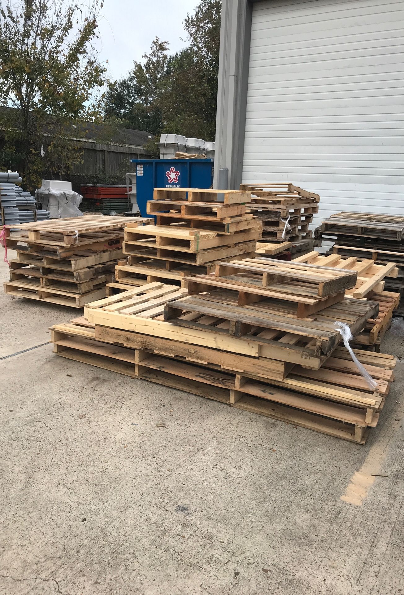 Free pallets !! for Sale in Houston, TX OfferUp