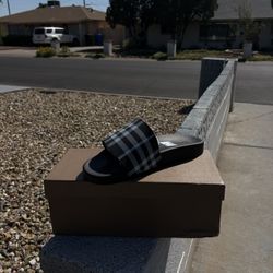 Black Burberry Slides (42-9)