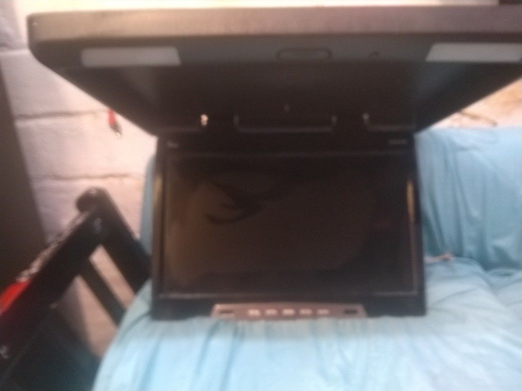 Car TV 22"