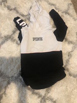 Pink Victoria’s Secret pullover whit hoodie size Small