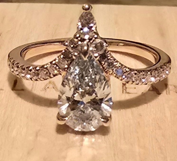 Engagement Ring (Reasonable Offers Only)