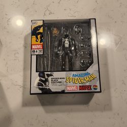 Mafex Symbiote Spider Man 
