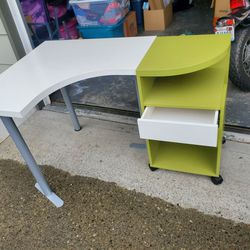 Corner Desk With Rolling Cabinet/drawer