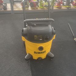 DeWALT vacuum 