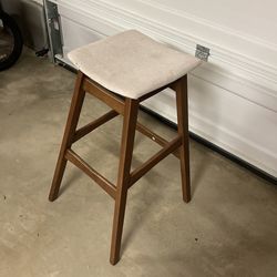 4 BAR STOOLS